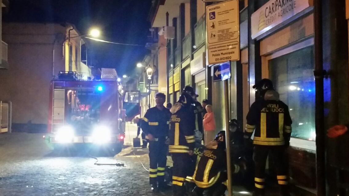 Terrore in centro a Chivasso: esplode una centralina elettrica