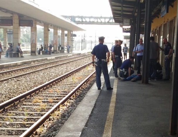 Chivasso, malore in stazione