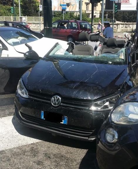 Grave incidente stradale: un bimbo di due anni e quattro persone in ospedale