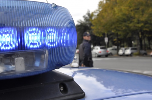 Rapinato alla fermata del bus, rincorre e fa arrestare il colpevole