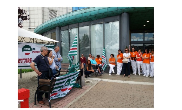 Settimo, assemblea dei lavoratori della Cooperativa Frassati all’ospedale con i sindacati