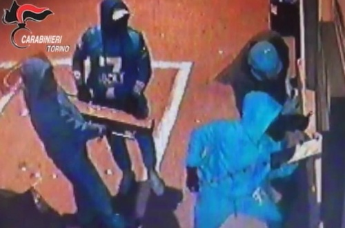 Sgominata la “banda della marmotta”. Cinque arresti