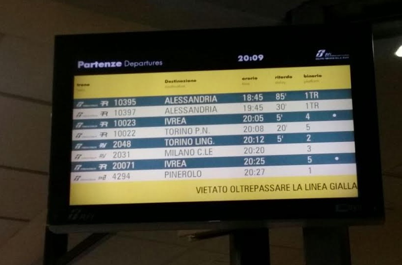 Treni in tilt per la caduta di un albero
