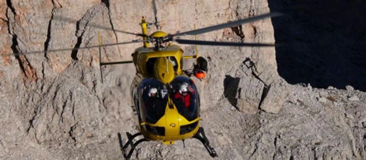 Alpinista cade in un canalone grave all’ospedale