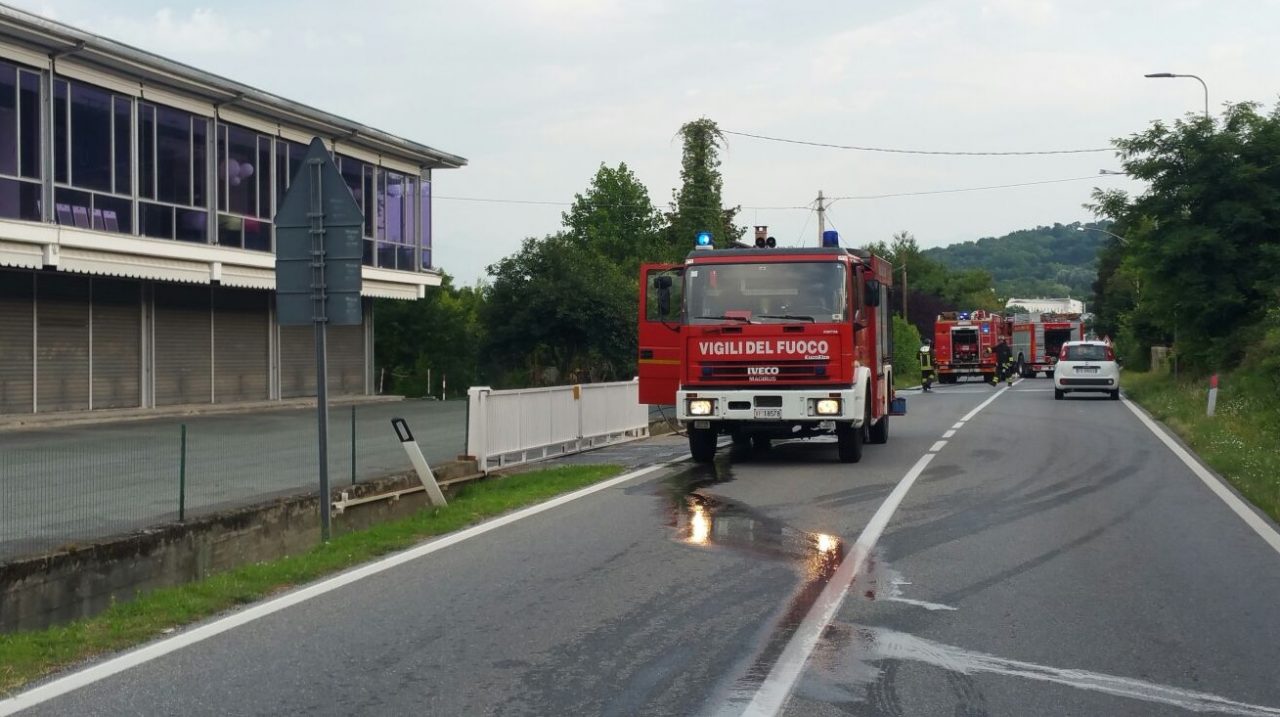 Candia, fuga di gas da un mobilificio