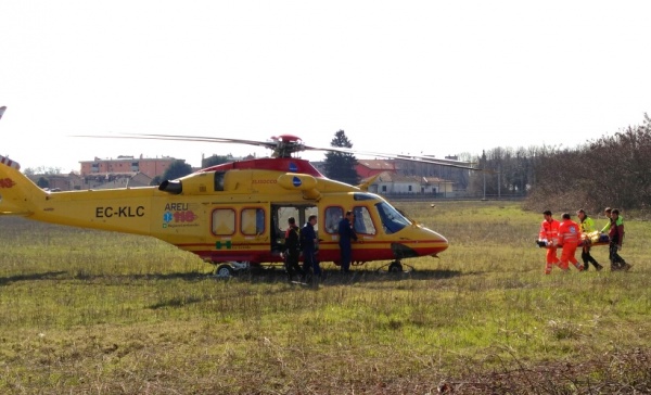 Incidente tra scooter e auto: amputata la gamba a un uomo