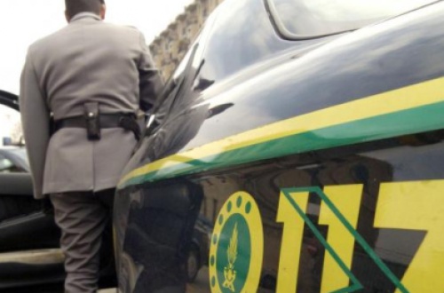 Stampelle pericolose sequestrate dalle Guardia di Finanza