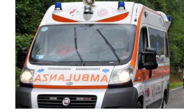 Scontro fra auto, tre feriti in tangenziale