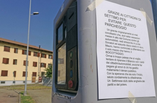 Strisce blu in centro: “Grazie settimesi per boicottare questo parcheggio”
