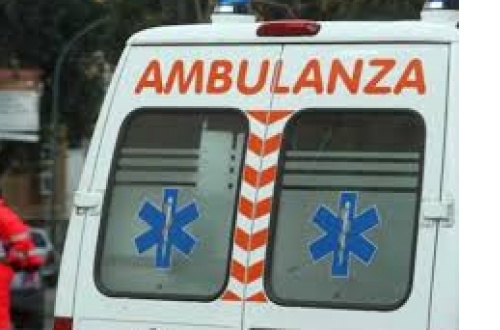 Venaria, scontro tra auto e scooter: traffico bloccato in corso Garibaldi