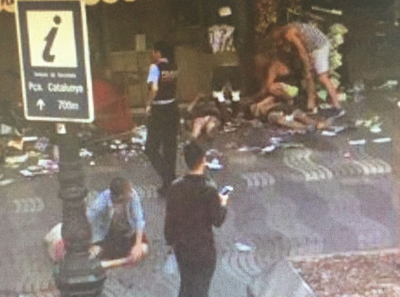 Attentato, furgone sulla folla a Barcellona