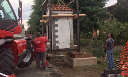 Castelrosso, trasloca l'antica cappelletta