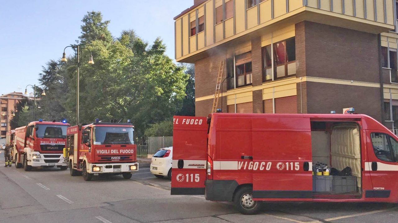 Chivasso, incendio all’Asl di via Po. Danni al primo piano