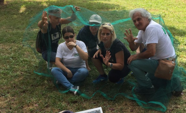 Chivasso, la protesta animalista durante la fiera del Beato Angelo Carletti (guarda il video)
