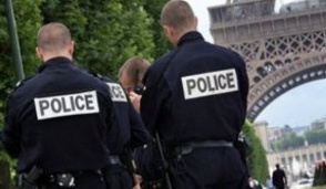 Nuovo incubo attentato in Francia: un'auto investe sei militari