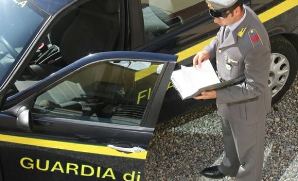 Un Grande Fratello abusivo in un negozio. Sequestrate telecamere e monitor (guarda il video)