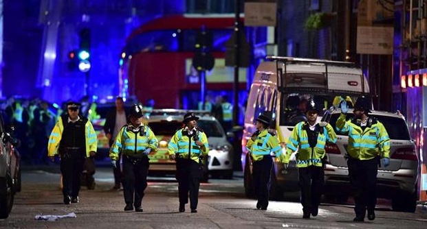Esplosione a Londra: colpito un treno della metropolitana