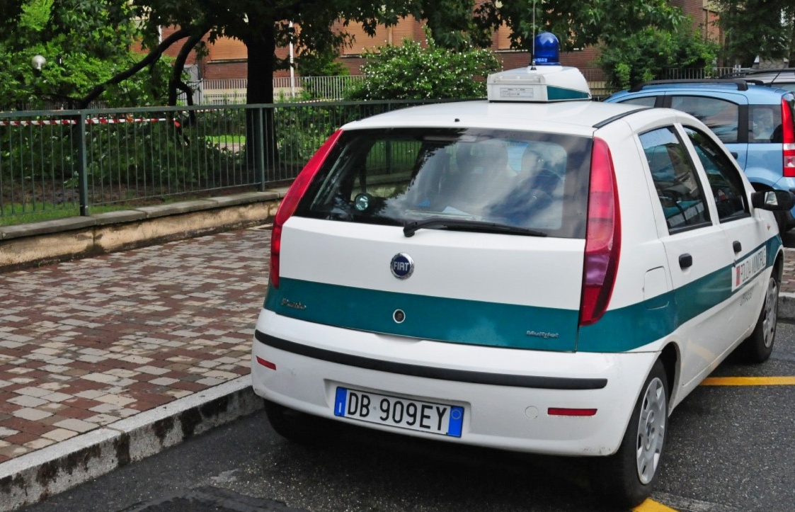 L’auto non funziona, picchia il meccanico
