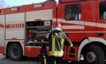 Incendio in una cascina: due vigili del fuoco feriti