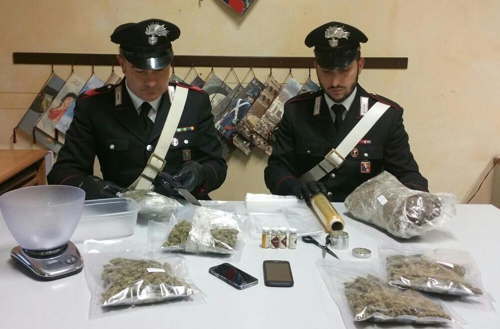 Aveva un chilo di marijuana nascosta in casa: arrestato