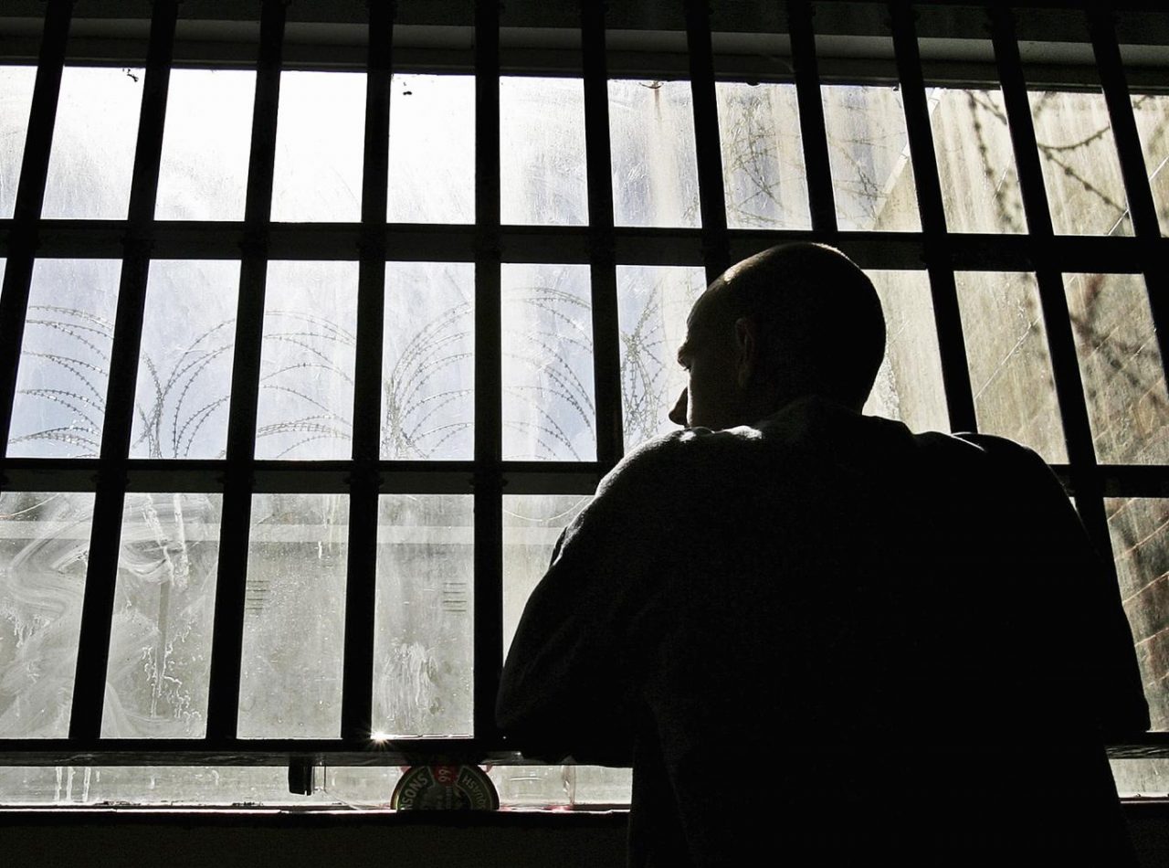 Ergastolano evade dopo licenza premio
