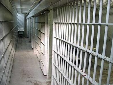 Esce dal carcere e ruba un’auto per tornare a casa IL VIDEO