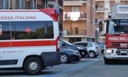 Soccorso persona in via Milano arrivano ambulanza e pompieri. Il Video