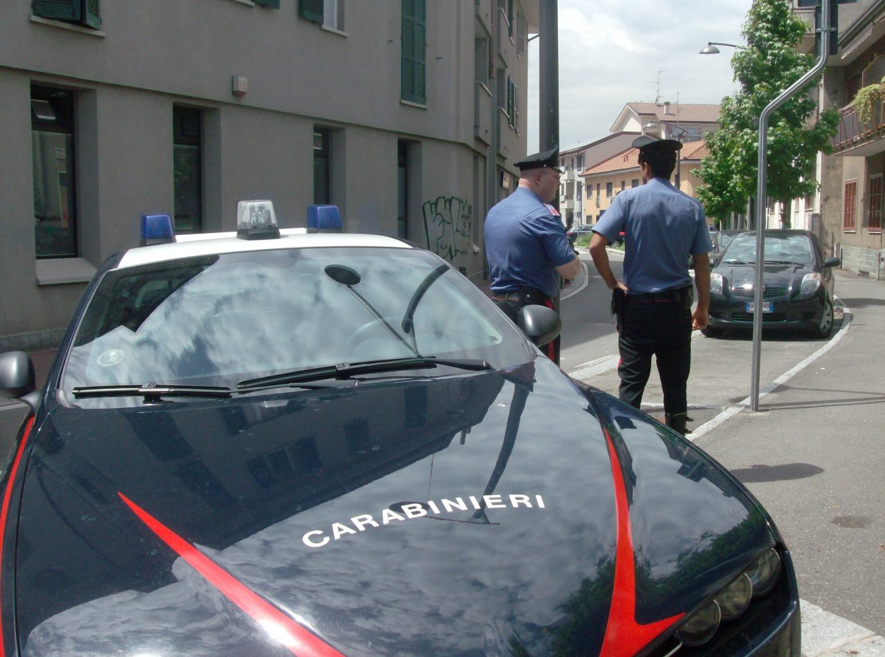Spacciano nei giardinetti di via Po