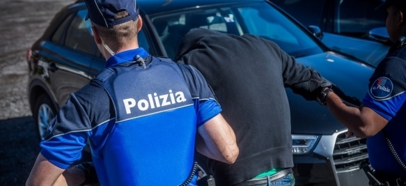 Truffa in Svizzera, arrestato un torinese