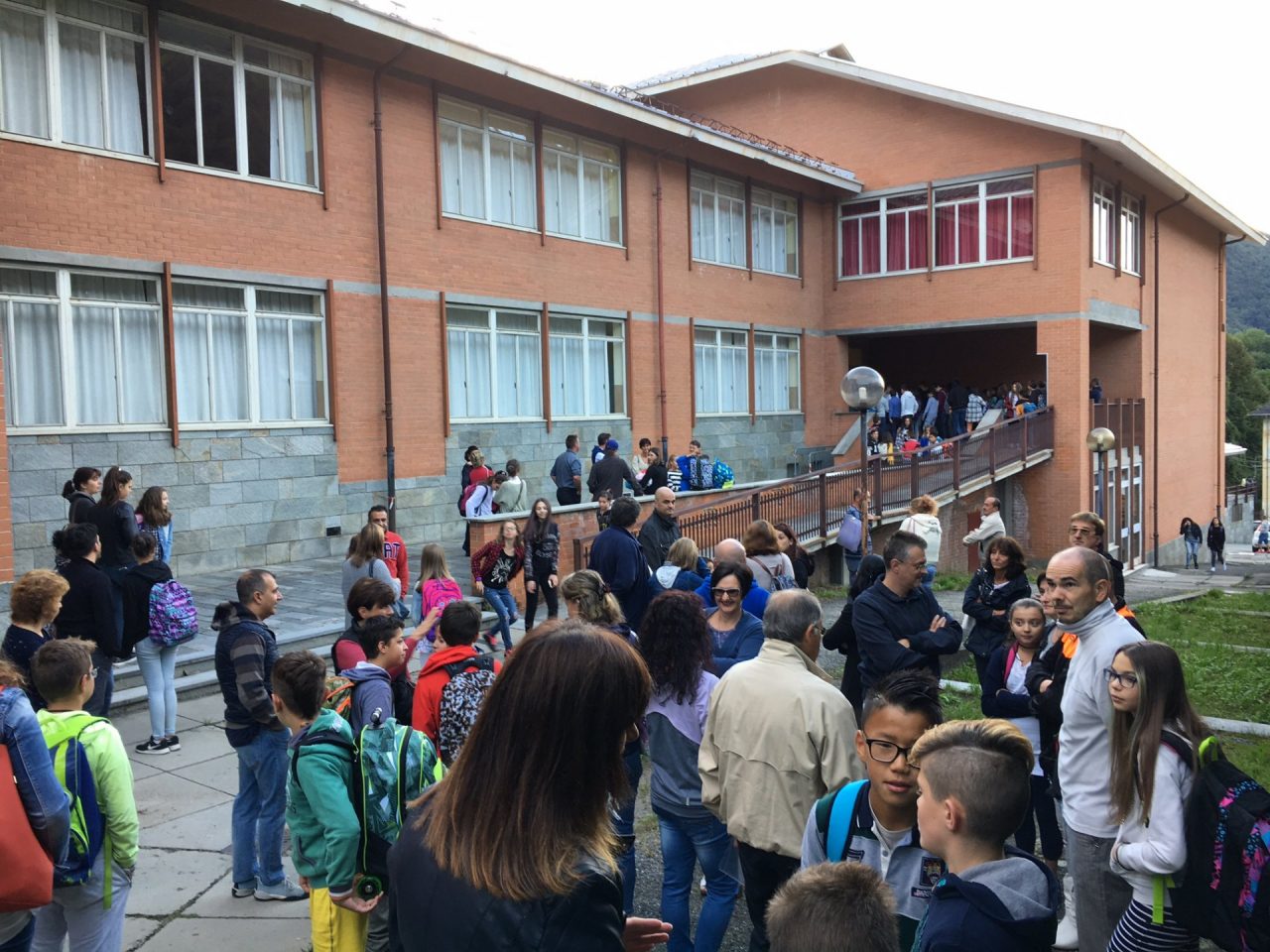Uscita scuola media solo con i genitori