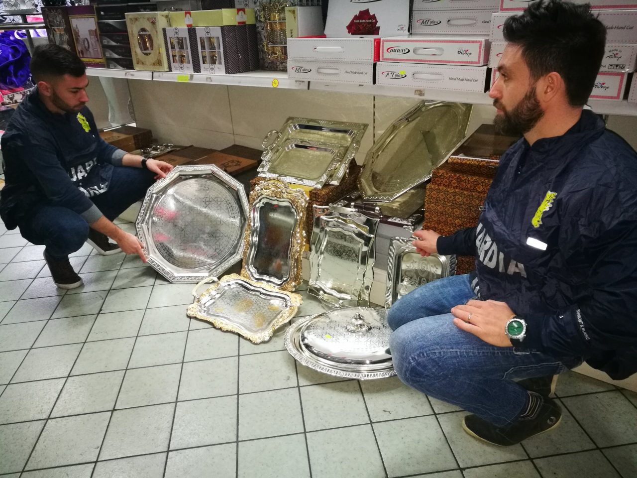 Falso argento truffa sanzione per oltre un milione