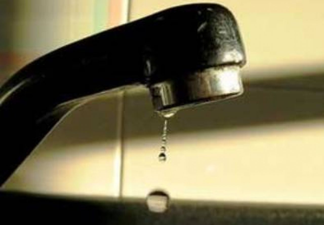 Paese senza acqua giallo sui motivi