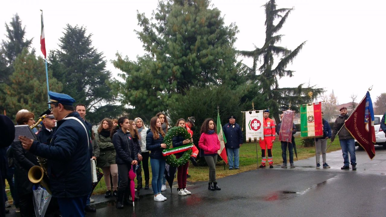 La Festa 4 Novembre ha visto partecipare alla manifestazione anche gli studenti di Livorno Ferraris.