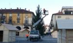 Albero di Natale lavori in corso in centro