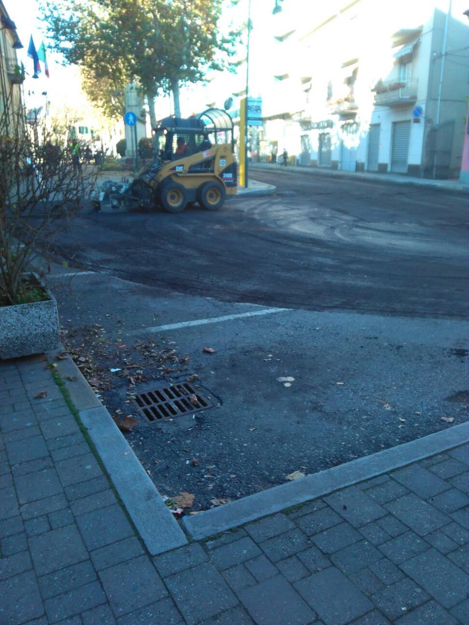 Lavori asfaltatura in via Torino