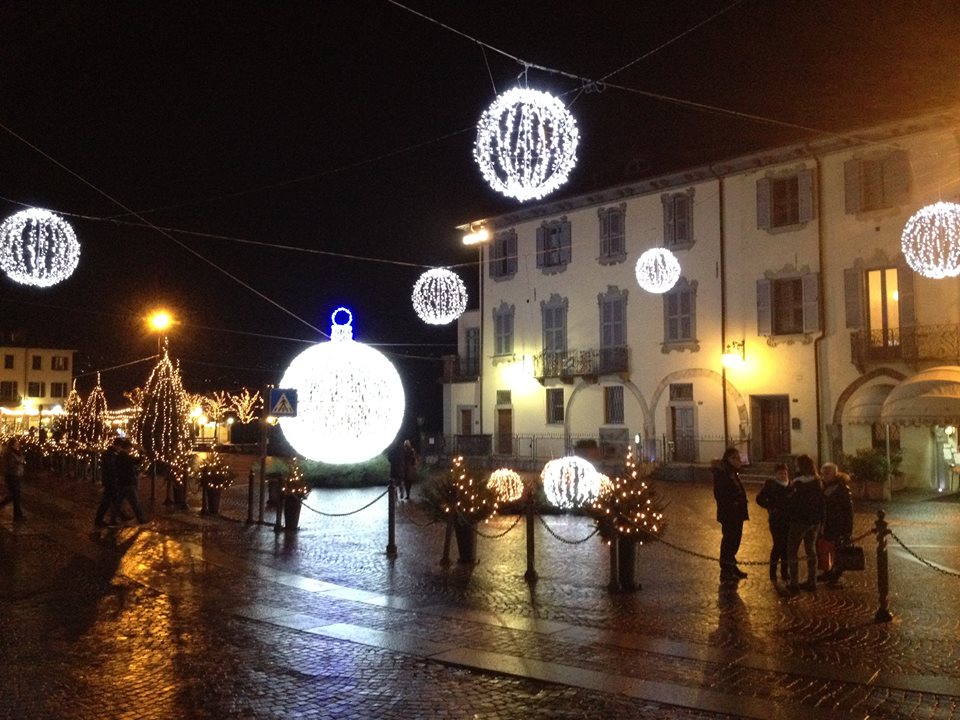 Luci di Natale si accende la festa
