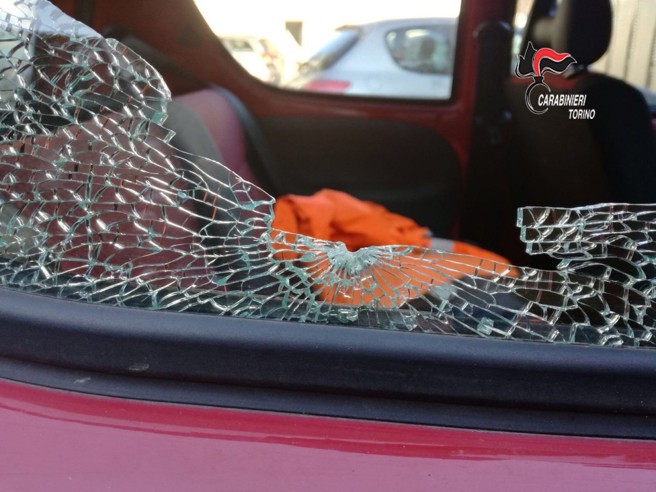 Sorpasso azzardato spari contro un automobilista