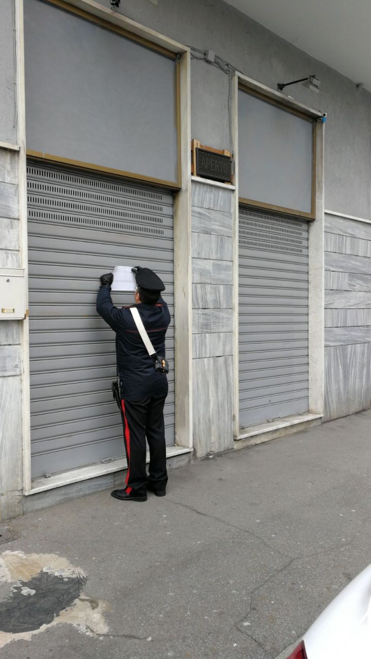 Centro massaggi a luci rosse chiuso dai carabinieri