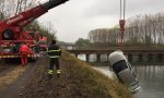 Auto nel canale il recupero VIDEO E FOTO