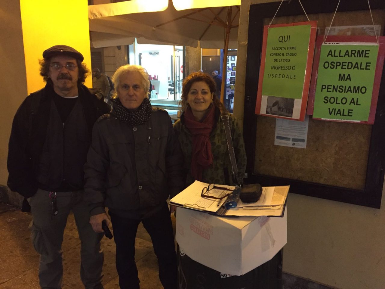 Taglio alberi raccolta firme e protesta