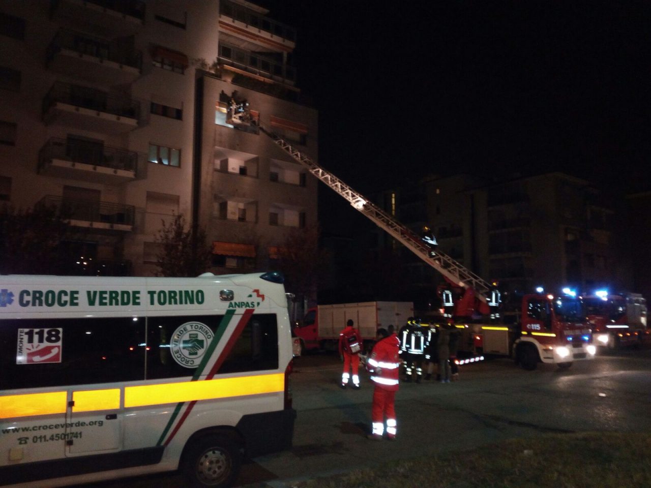 Ragazzi sventano incendio in alloggio