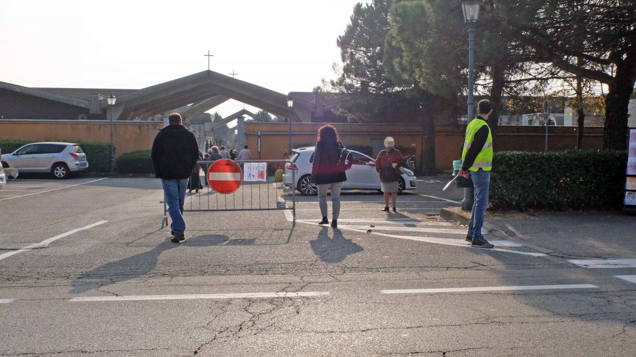 code, traffico, cimitero, Settimo Torinese, Ognissanti, Festa dei Santi, vigili