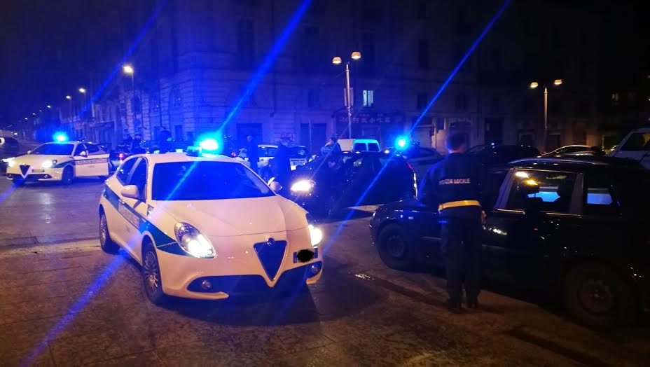 Controlli notturni polizia municipale pioggia di multe