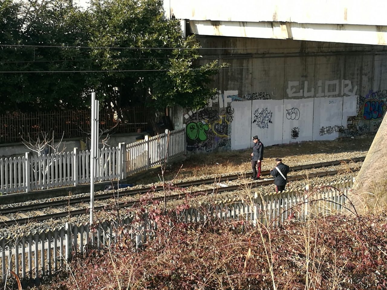 Trovato morto sui binari è giallo LE FOTO