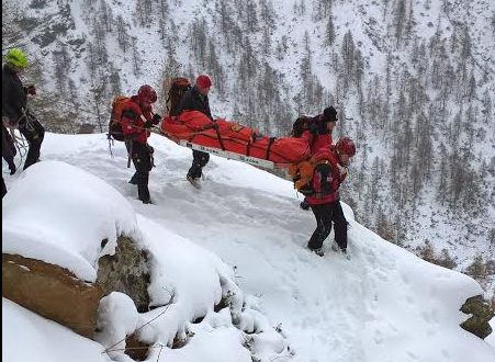 Profughi tentato di scappare dall’Italia ma la neve li ferma