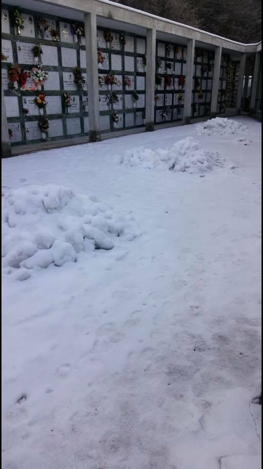 Cimitero vietato per neve