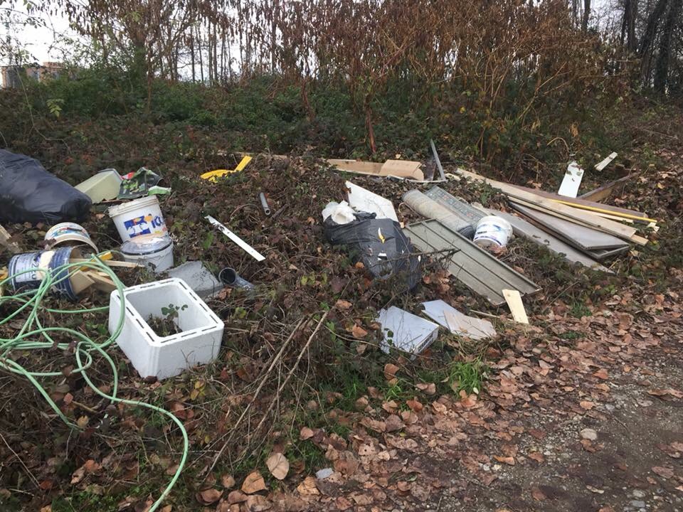 Discarica abusiva al depuratore comunale LE FOTO