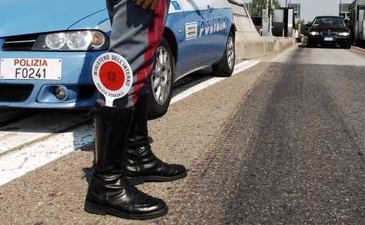 Ruba autoradio arrestato per furto aggravato