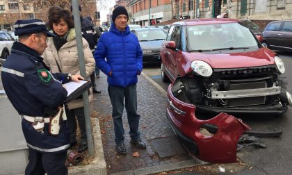 Auto parcheggiate male incidente