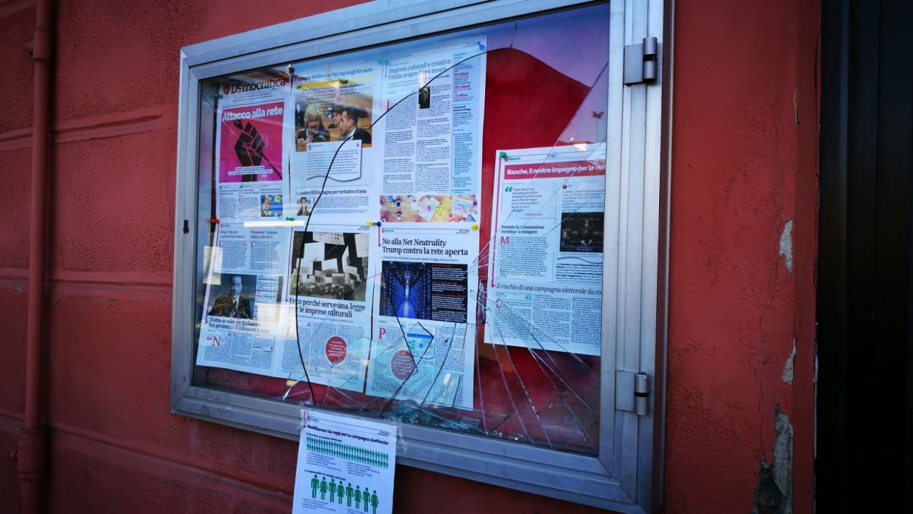 Vandalizzata sede Partito Democratico